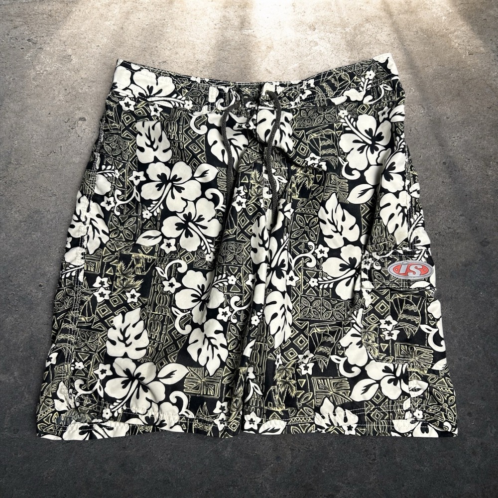 Interstate Vintage Hibiscus Floral Board Shorts Black White M Skater Y2K